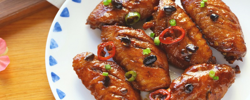 鸡翅烤箱多少度 鸡翅烤箱多少度烤多久