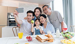 妈妈和孩子可以是朋友吗（妈妈和孩子可以是朋友吗知乎）