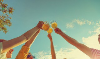 3秒吹啤酒的技巧怎么练 3秒吹啤酒的教程