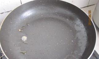 平底锅如何清洗 平底锅怎样清洗