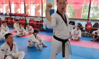 跆拳道黑带怎么分段（跆拳道黑带分段位吗）
