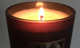 蜡烛香薰怎么用（蜡烛香薰怎么用味道浓）