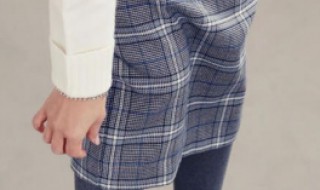 裙子往身上吸怎么防静电（穿在身上的裙子怎么防静电）