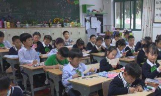 千里马比喻什么样的人（千里马比喻什么样的人 举两个例子）