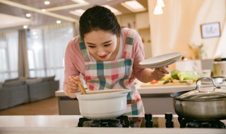 大姨妈过后吃什么汤比较好（大姨妈过后吃什么汤比较好呢）