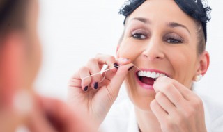 牙线怎么使用 牙线的正确使用方法视频 牙线怎么使用 牙线的正确使用方法视频