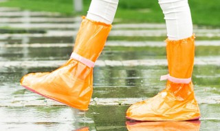 防雨胶鞋什么材质好（防雨胶鞋什么材质好些）
