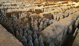 秦始皇陵兵马俑的地理位置（秦始皇陵兵马俑的地理位置和特点）