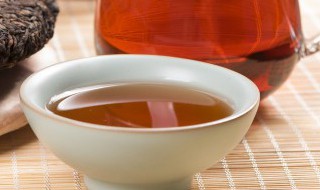 壶嘴为什么不能对着人（吃饭时壶嘴为什么不能对着人）