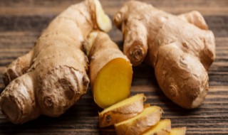 怎么判断生姜还能不能吃（怎么辨别生姜有没有发霉）