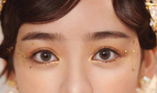 额头化妆掉粉怎么处理 额头化妆卡粉怎么办