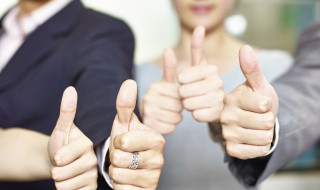 如何谦虚回复别人夸奖 如何谦虚回复别人夸奖表情包