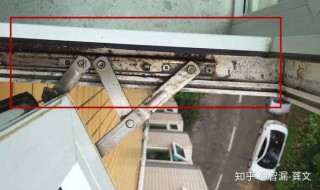 阳台下雨漏水的解决方法 阳台下雨漏水怎么办