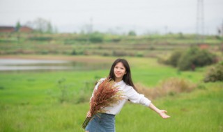 春游说说简单一句话（春游简短说说）