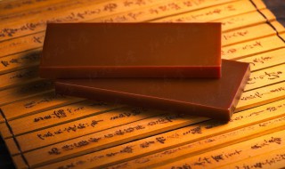 阿胶真假怎么鉴别方法（阿胶真假怎么鉴别方法视频）