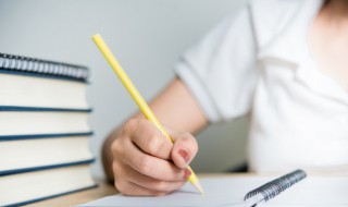 渴望自由又无奈的句子（渴望自由又无奈的句子 笼中的鸟需要散步）