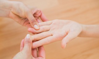 婚姻线怎么看出一个人的婚姻（男生婚姻线是哪一条）