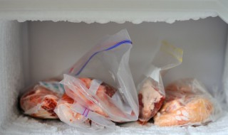 冷冻肉如何快速解冻（冬天冷冻肉如何快速解冻）