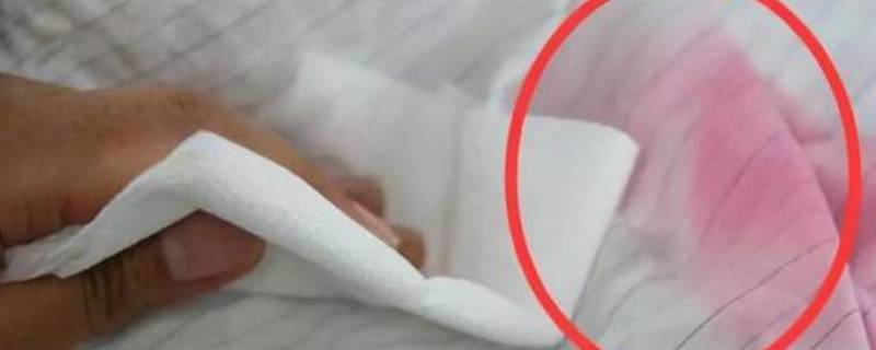 衣服褪色怎么洗才能不褪色 衣服褪色怎么洗才能不褪色掉毛