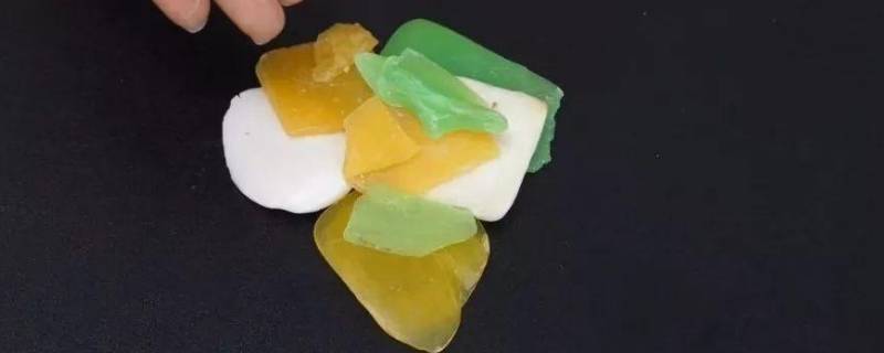 肥皂头怎么融化成一块（如何把肥皂头融化成大肥皂）