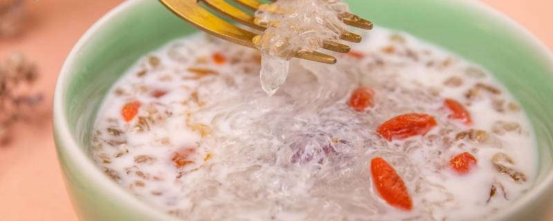 炖燕窝用冷水还是热水（燕窝泡发用冷水还是热水）