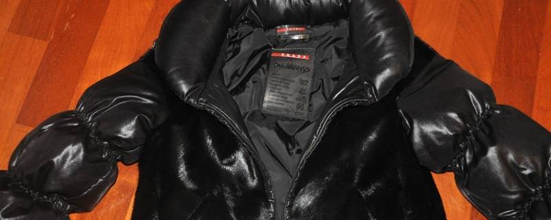 羽绒服发黄干洗店能洗干净吗（羽绒服变黄了干洗店能洗掉吗）