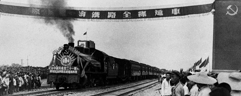 中国修建的第一条铁路是 中国修建的第一条铁路是哪里