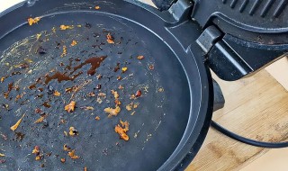 电饼铛怎样清洗干净（电饼铛怎样清洗干净没有小苏打）