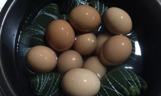 粽子叶煮鸡蛋可以吗（粽叶蛋怎么煮）