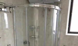 淋雨房玻璃脏了怎么办（淋雨房玻璃脏了怎么办呢）