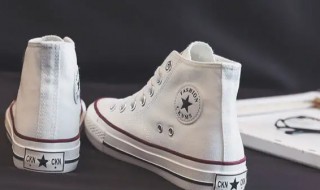 白色鞋帮脏了怎么洗白（白鞋脏了怎么洗白回来）