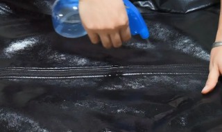 皮衣里子脏了怎么清洗（皮衣很脏 怎么清洗）
